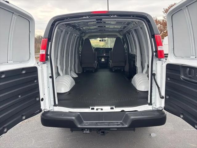 2025 Chevrolet Express Cargo Van RWD 2500 Regular Wheelbase WT