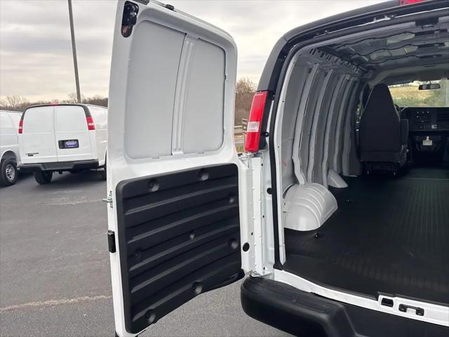 2025 Chevrolet Express Cargo Van RWD 2500 Regular Wheelbase WT