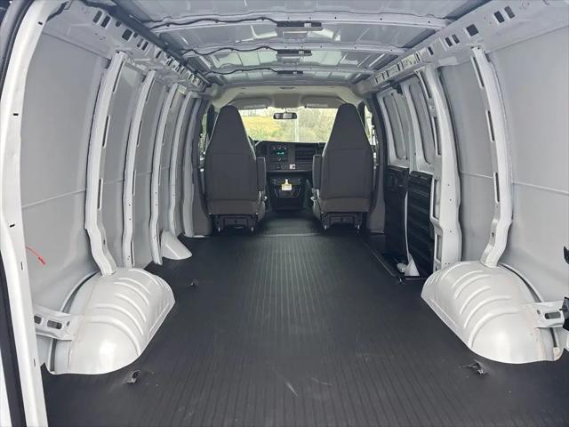 2025 Chevrolet Express Cargo Van RWD 2500 Regular Wheelbase WT
