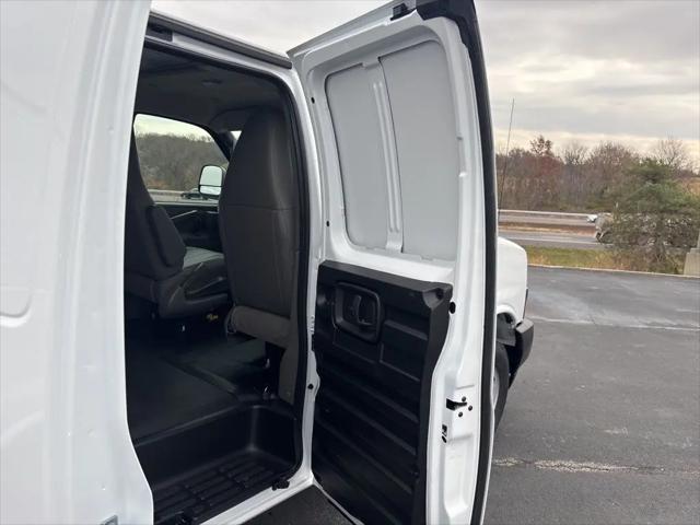 2025 Chevrolet Express Cargo Van RWD 2500 Regular Wheelbase WT