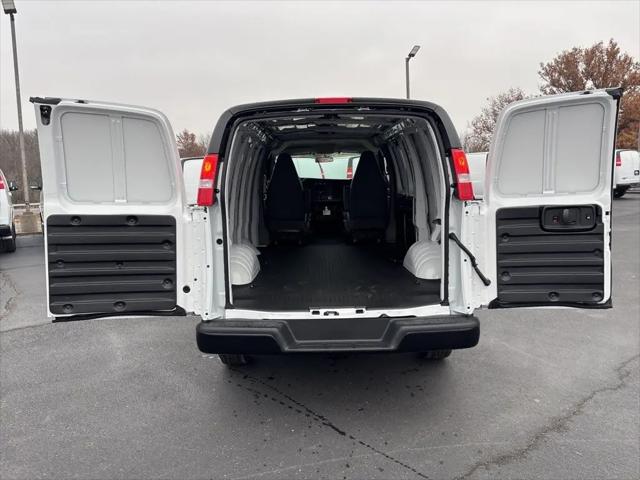 2025 Chevrolet Express Cargo Van RWD 2500 Regular Wheelbase WT
