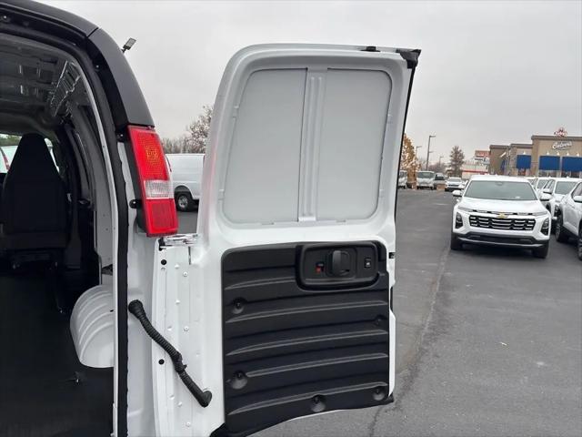 2025 Chevrolet Express Cargo Van RWD 2500 Regular Wheelbase WT