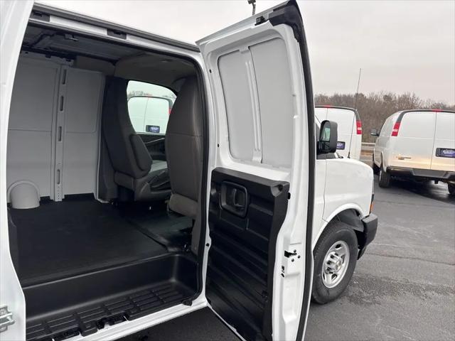 2025 Chevrolet Express Cargo Van RWD 2500 Regular Wheelbase WT