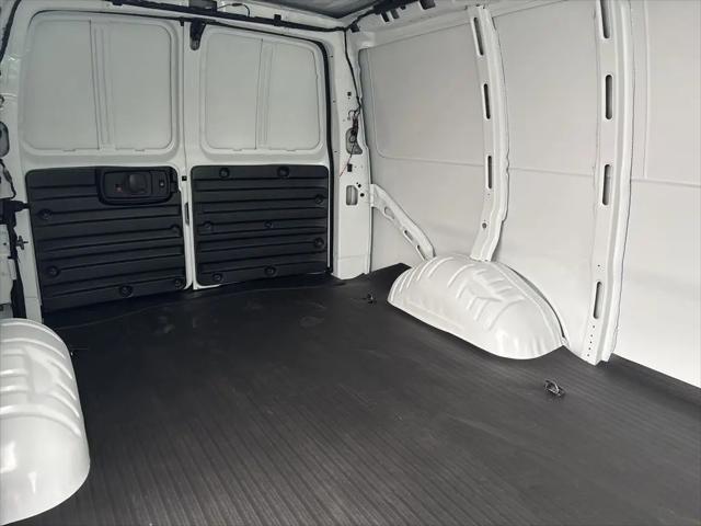2025 Chevrolet Express Cargo Van RWD 2500 Regular Wheelbase WT
