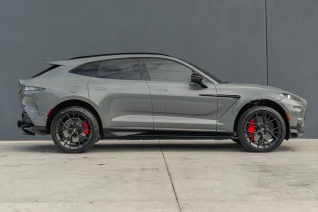 2025 Aston Martin DBX 707