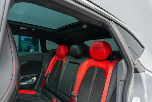 2025 Aston Martin DBX 707