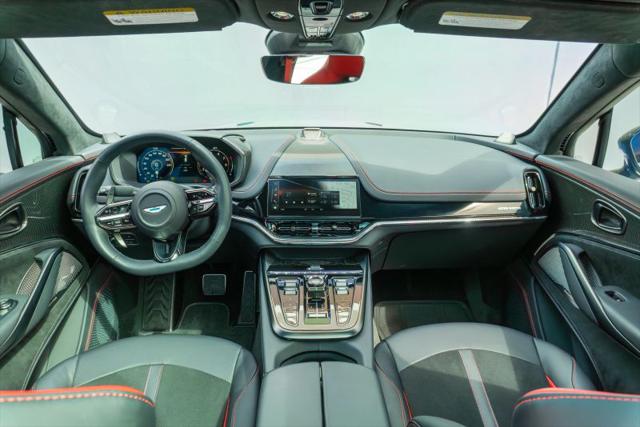 2025 Aston Martin DBX 707