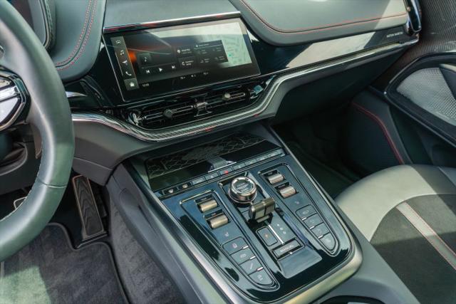 2025 Aston Martin DBX 707