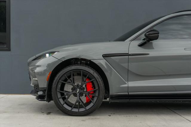 2025 Aston Martin DBX 707