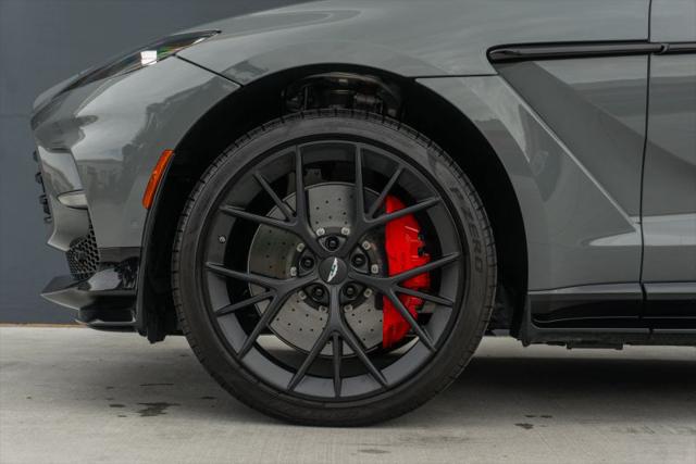 2025 Aston Martin DBX 707