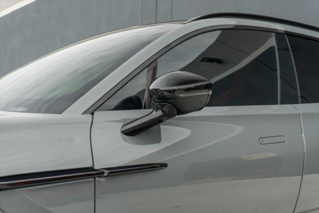 2025 Aston Martin DBX 707