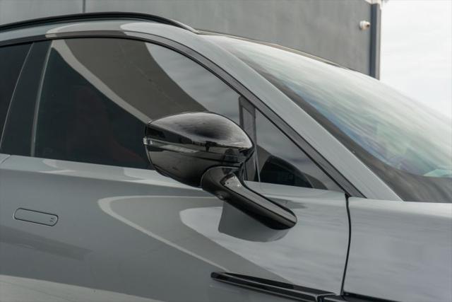 2025 Aston Martin DBX 707