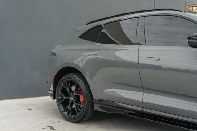 2025 Aston Martin DBX 707
