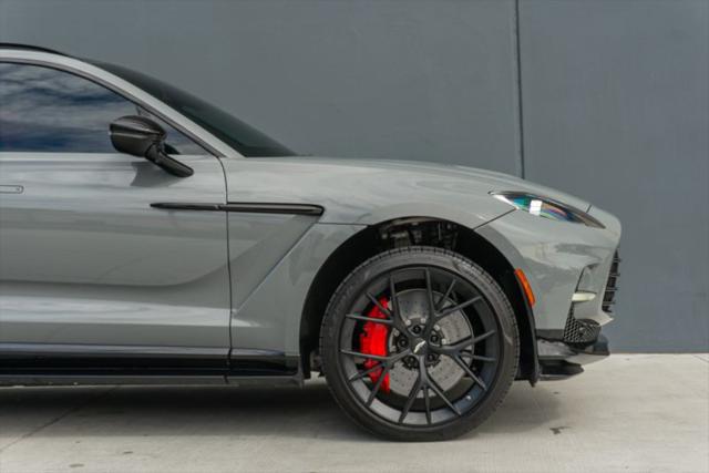 2025 Aston Martin DBX 707