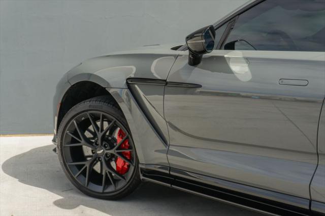2025 Aston Martin DBX 707