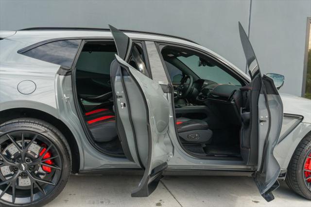 2025 Aston Martin DBX 707