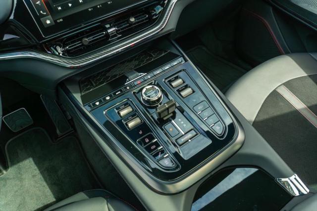 2025 Aston Martin DBX 707