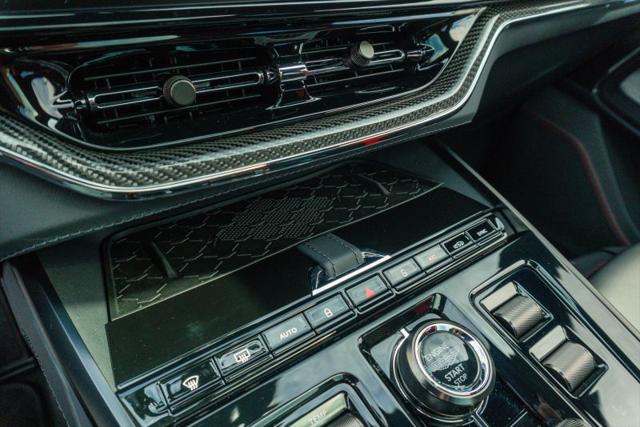 2025 Aston Martin DBX 707