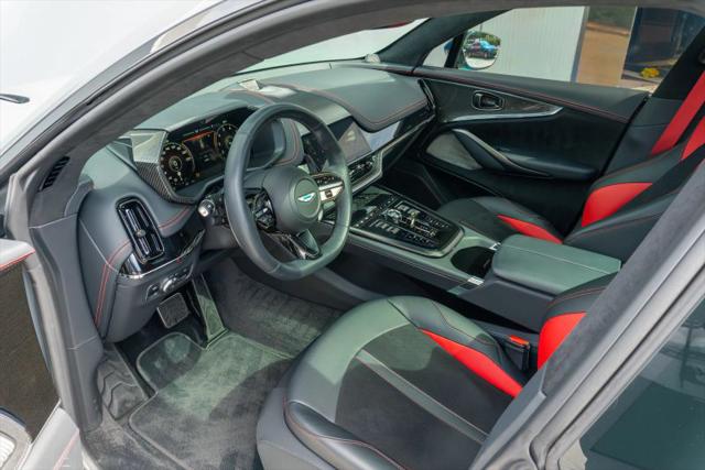 2025 Aston Martin DBX 707