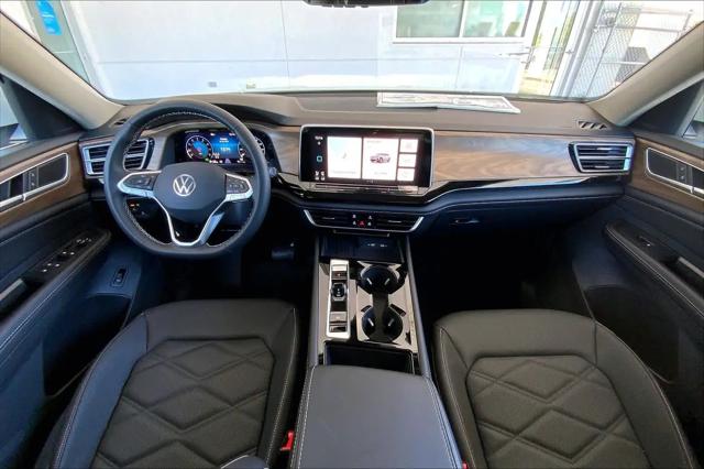 2026 Volkswagen Atlas SE with Technology
