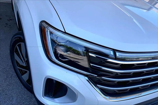 2026 Volkswagen Atlas SE with Technology