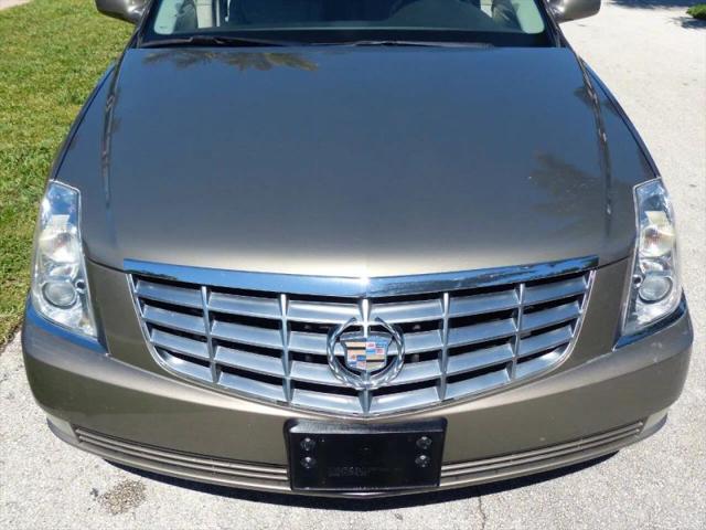 2011 Cadillac DTS Standard