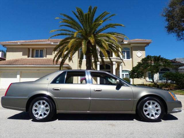 2011 Cadillac DTS Standard