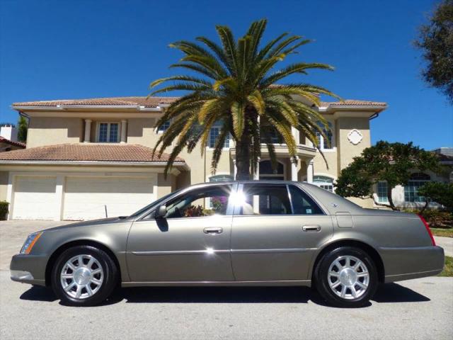 2011 Cadillac DTS Standard
