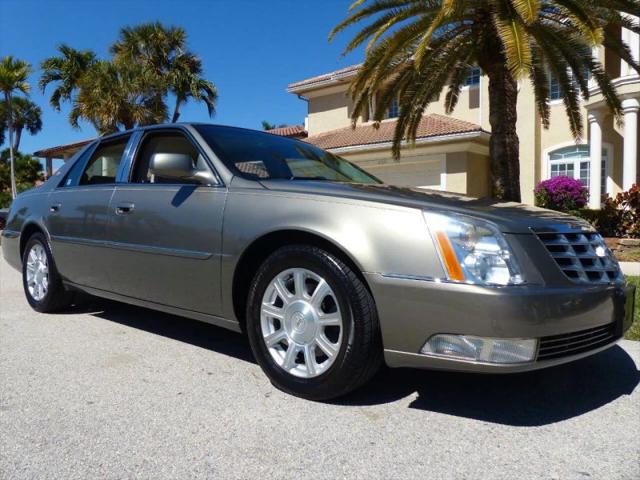 2011 Cadillac DTS Standard