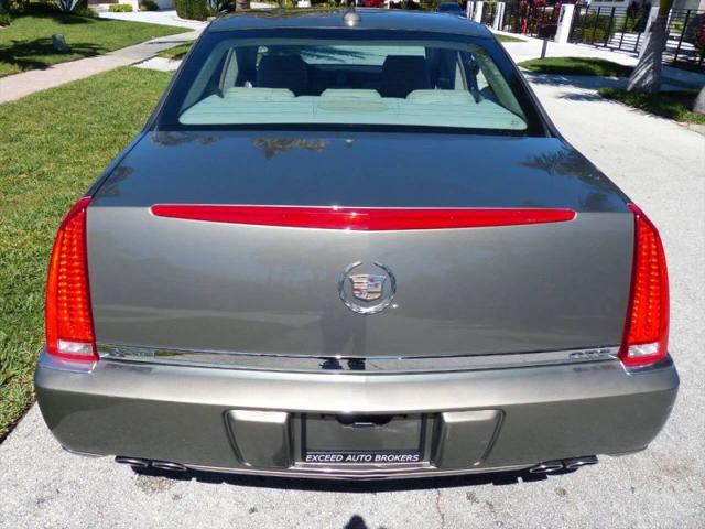 2011 Cadillac DTS Standard