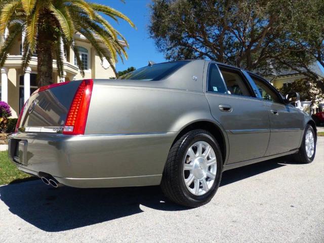 2011 Cadillac DTS Standard