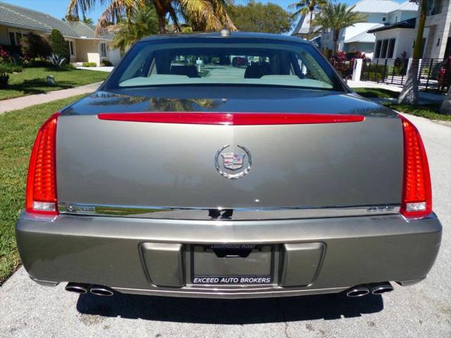 2011 Cadillac DTS Standard