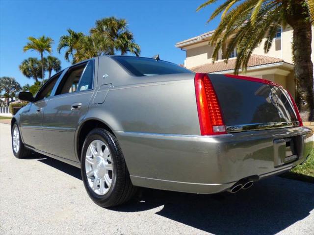2011 Cadillac DTS Standard