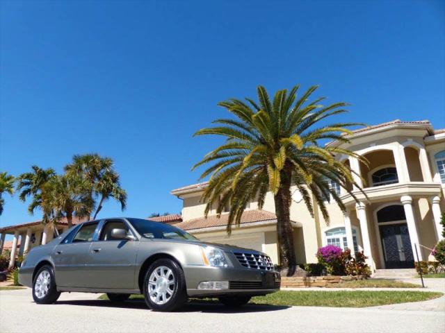 2011 Cadillac DTS Standard