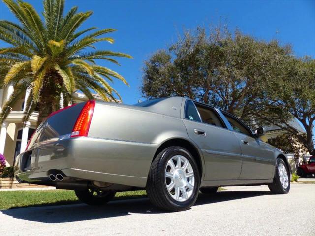 2011 Cadillac DTS Standard