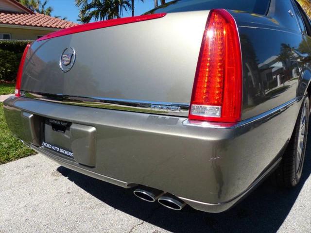 2011 Cadillac DTS Standard