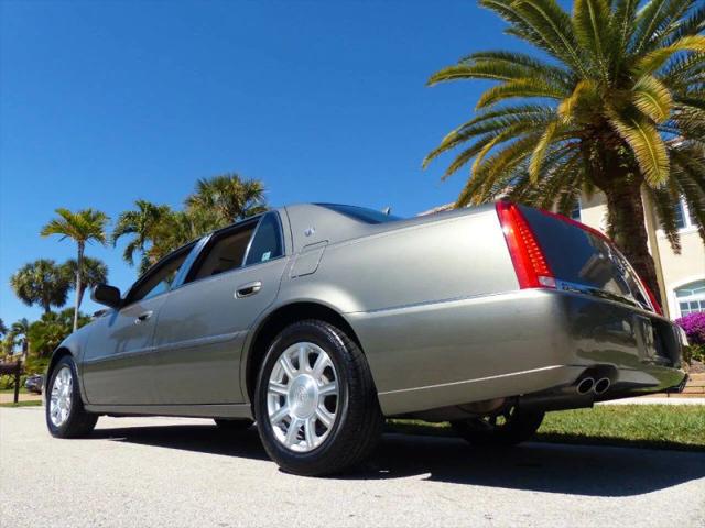 2011 Cadillac DTS Standard