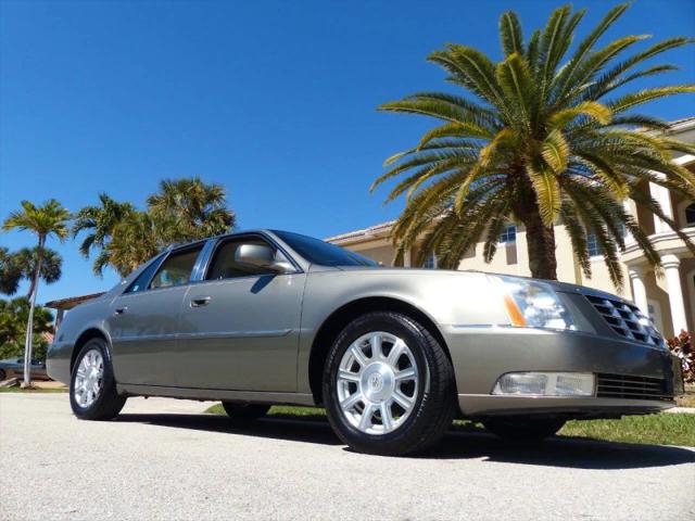 2011 Cadillac DTS Standard