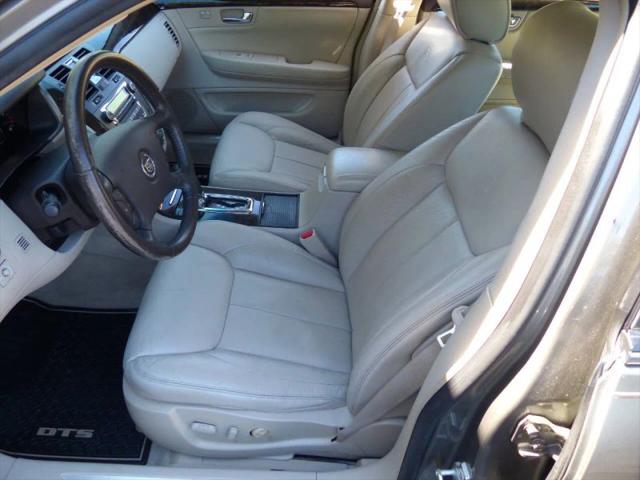 2011 Cadillac DTS Standard