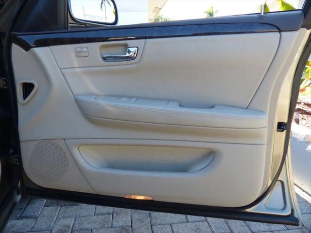 2011 Cadillac DTS Standard