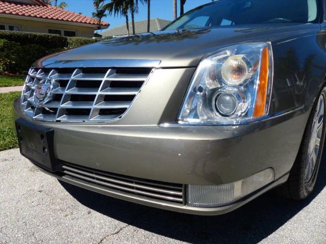 2011 Cadillac DTS Standard