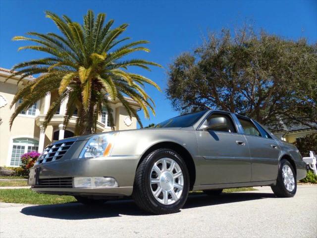 2011 Cadillac DTS Standard
