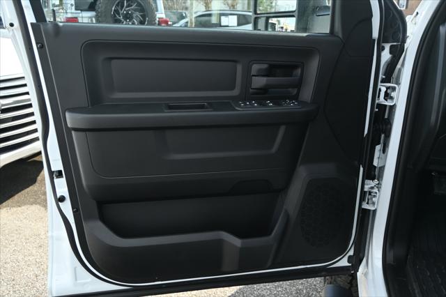 2026 Ram 2500 Black Express Crew Cab 4x4 6'4" Box