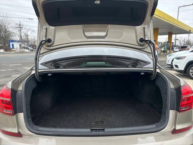 2016 Volkswagen Passat 1.8T SEL