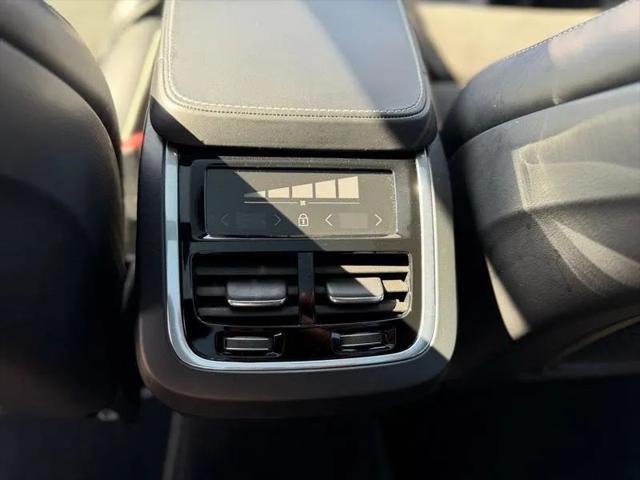 2019 Volvo XC90 T6 R-Design
