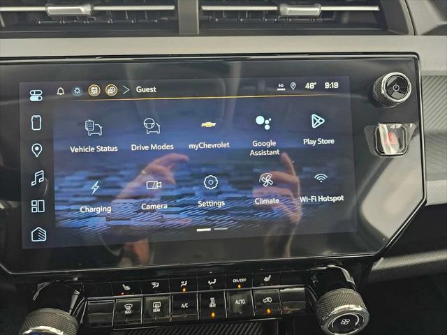 2027 Chevrolet Bolt LT FWD