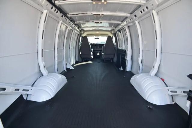 2026 Chevrolet Express Cargo Van 2500 Extended Wheelbase, WT, RWD