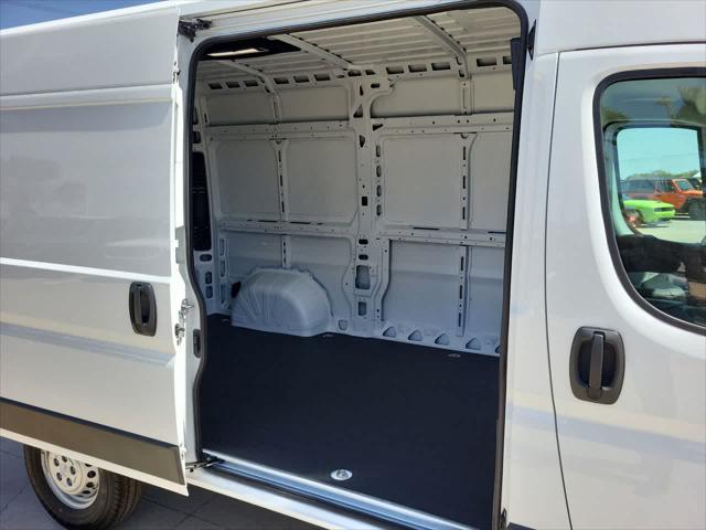 2026 Ram ProMaster Cargo Van Tradesman High Roof 136" WB w/Pass Seat