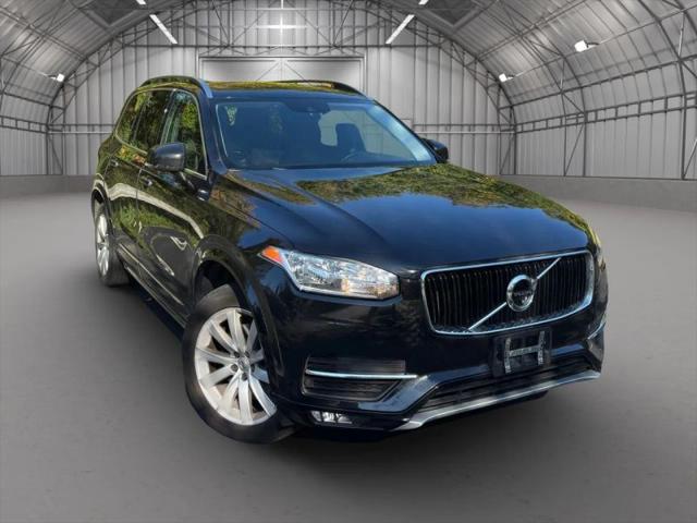 2016 Volvo XC90 T6 Momentum