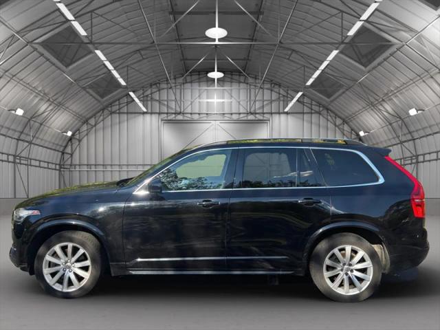 2016 Volvo XC90 T6 Momentum